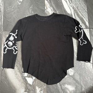 Nununu super soft long sleeve skull shirt